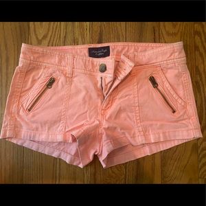 Women’s/juniors khaki shorts
